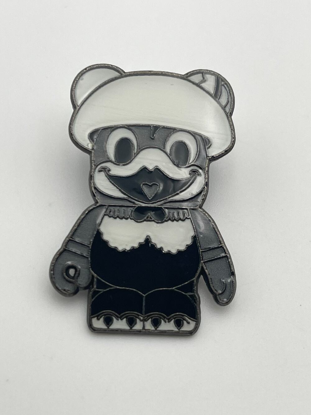 2013 Disney Vinylmation Collectors Classic Collection Clara Cluck Pin Rare